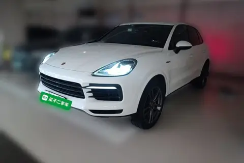 Porsche Cayenne 2022