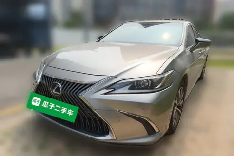 Lexus ES 2019