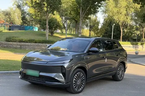Dongfeng L8 2025
