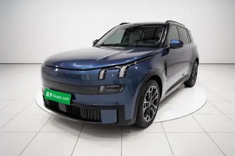 Lynk & Co 900 2025