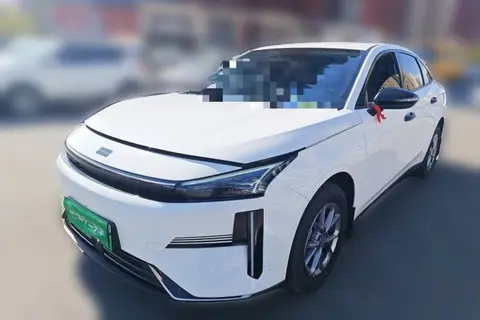 Geely L6 2025