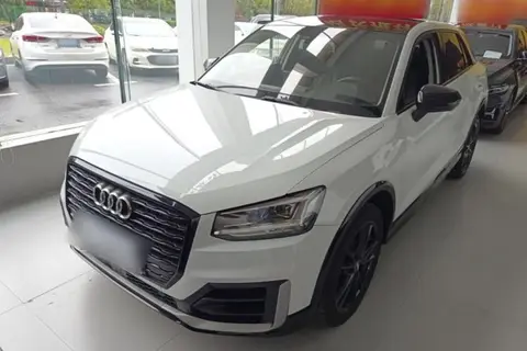 Audi Q2L 2020