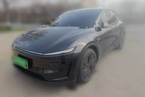 Tesla Model Y 2025