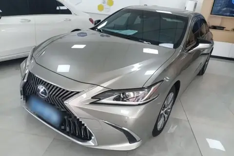 Lexus ES 2019