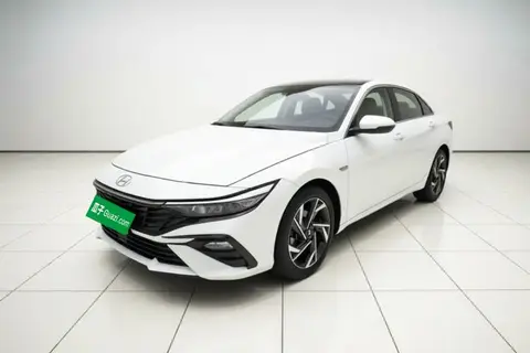Hyundai Elantra 2023