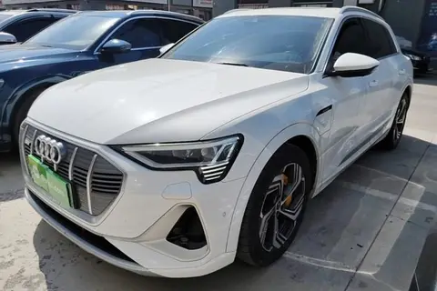 Audi e-tron 2023