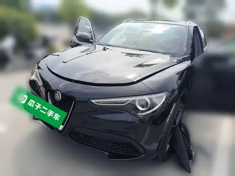 Alfa Romeo Stelvio 2021