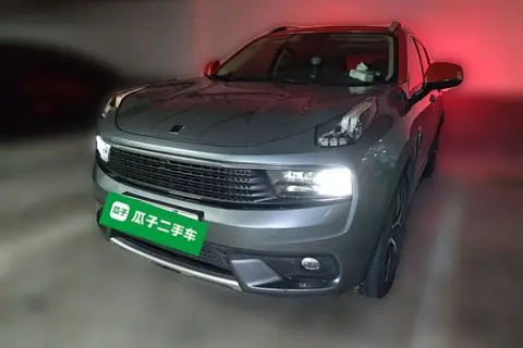 Lynk & Co 01 EM-P 2018