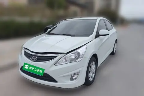 Hyundai Reina 2013