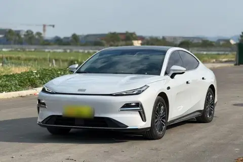 Geely Galaxy Starshine 8 2025