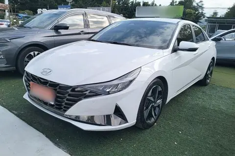 Hyundai Elantra 2022