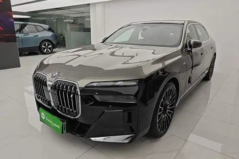 BMW i7 2024