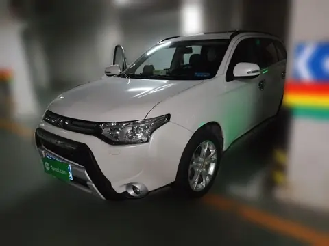Mitsubishi Outlander 2014
