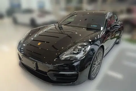 Porsche Panamera 2023