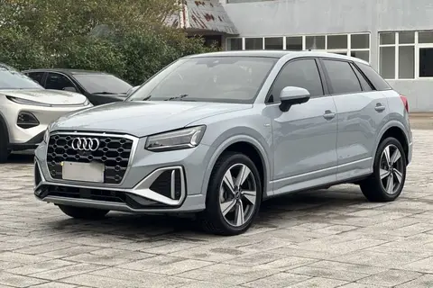 Audi Q2L 2021