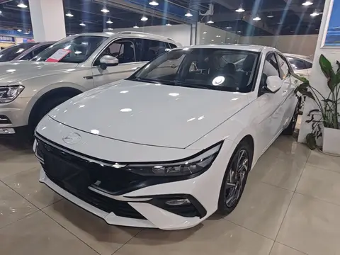 Hyundai Elantra 2024
