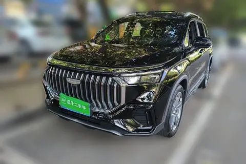 Geely Okavango 2022