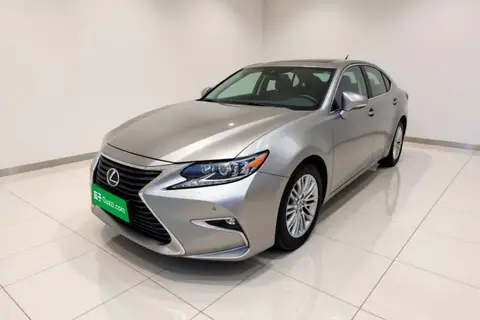 Lexus ES 2016