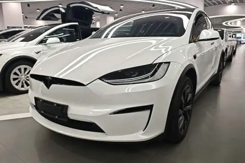 Tesla Model X 2023