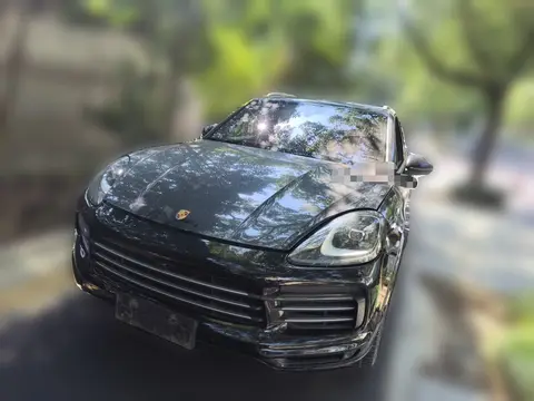 Porsche Cayenne 2021
