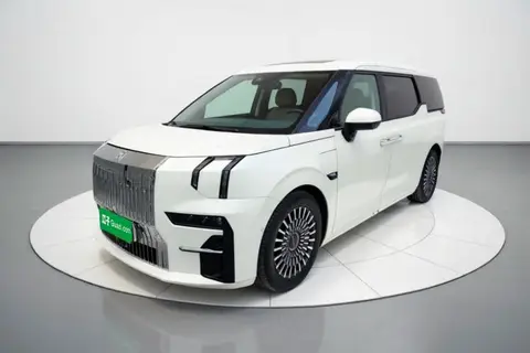 ZEEKR 009 2023