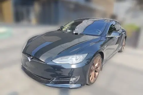 Tesla Model S 2014