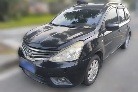 Nissan Livina 2013