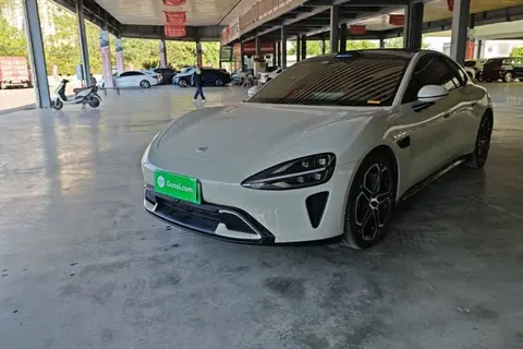 Xiaomi SU7 2024