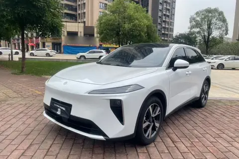 Venucia V 2025