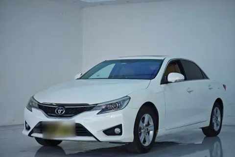 Toyota Reiz 2014