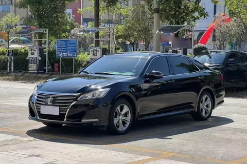 Toyota Crown 2017