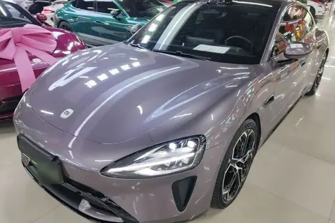 Xiaomi SU7 2024