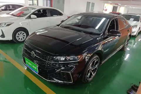 Volkswagen Passat 2024