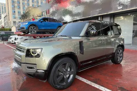 Land Rover Defender 2022