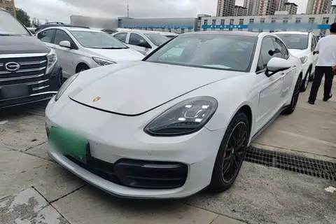Porsche Panamera 2021