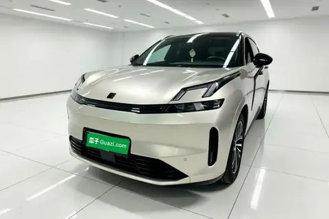 Lynk & Co 08 EM-P 2024