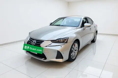 Lexus IS 2018