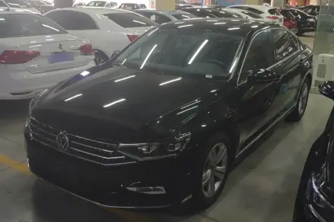 Volkswagen Magotan 2025