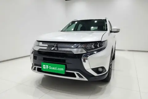 Mitsubishi Outlander 2020