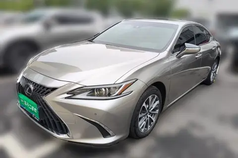 Lexus ES 2023