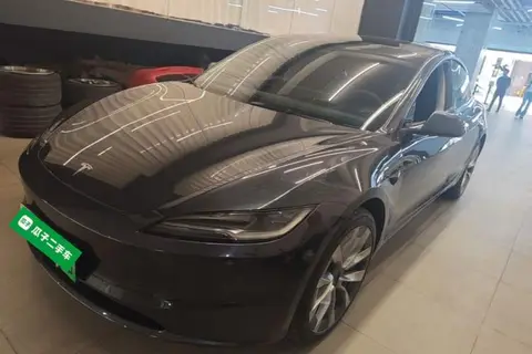 Tesla Model 3 2025