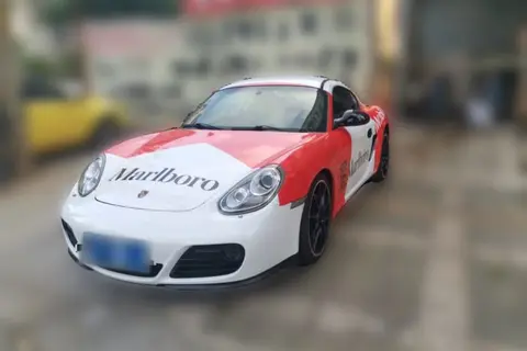 Porsche Cayman 2011