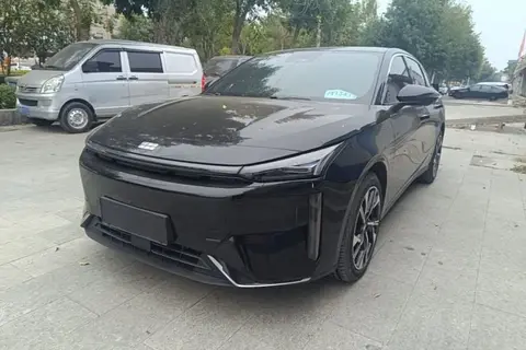 Geely L6 2023