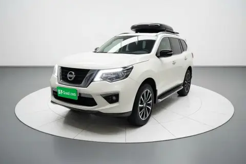 Nissan Terra 2018