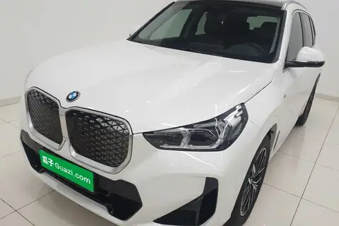BMW iX1 2024