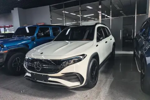 Mercedes-Benz EQB 2021