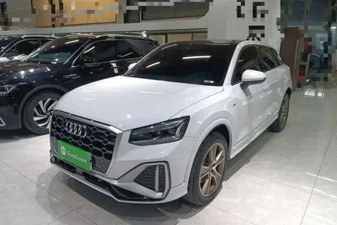 Audi Q2L 2023