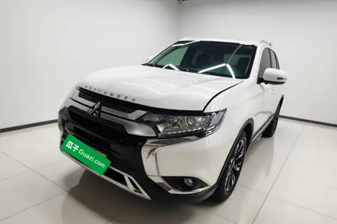 Mitsubishi Outlander 2020