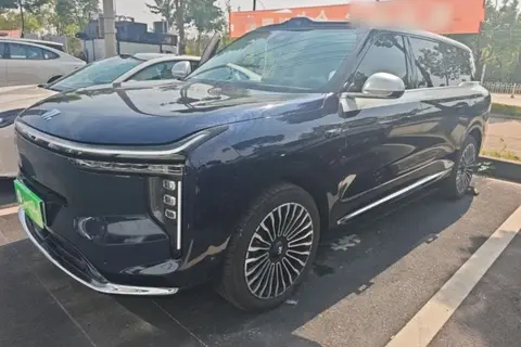 IM Motors LS9 2025