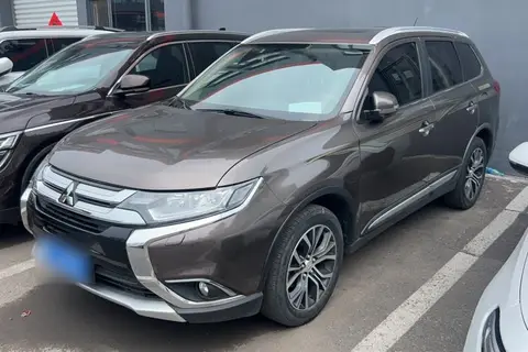 Mitsubishi Outlander 2014